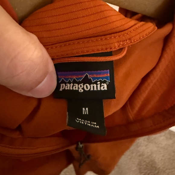 Patagonia Men's Airshed Pro Pullover - Picture 3 of 5